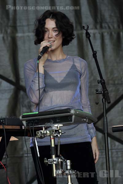 KELLY LEE OWENS - 2018-05-26 - PARIS - Parc de la Villette - Scene Prairie du Cercle Nord - 